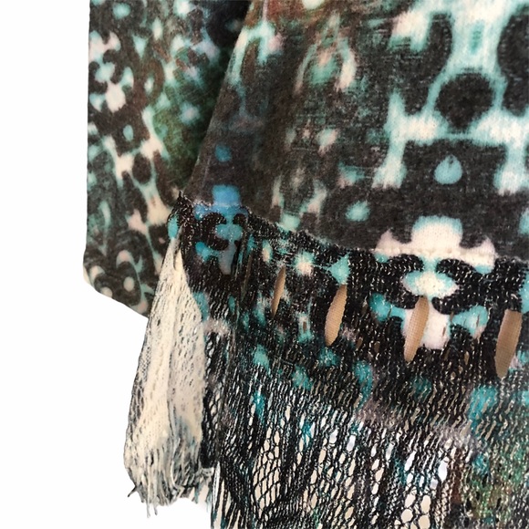Harlow Zee Long Sleeve Fringe Bottom Top Size S - Picture 6 of 8